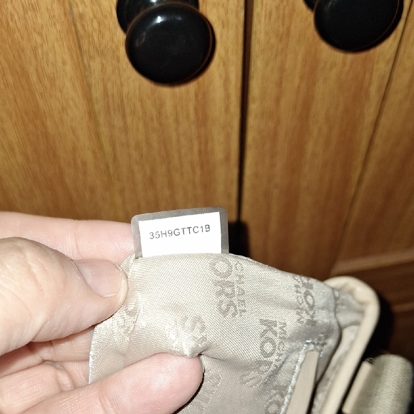 Michael Kors- Jet Set Crossbody Bag (Brown And Tan) W/ Wallet - Picture 5 of 12